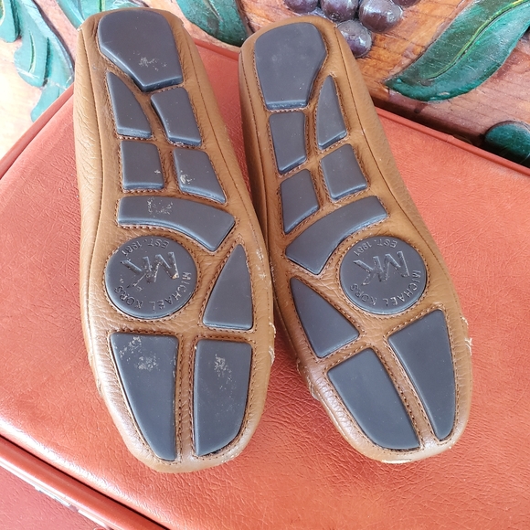 Shoes - Picture 2 of 2